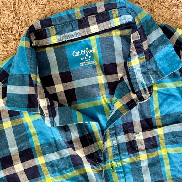 Cat & Jack Boys’ Blue Plaid Button-Down Shirt | Size Large | Excellent Condition - Picture 2 of 4
